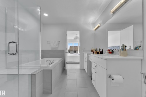 7815 174 Avenue, Edmonton, AB - Indoor Photo Showing Bathroom