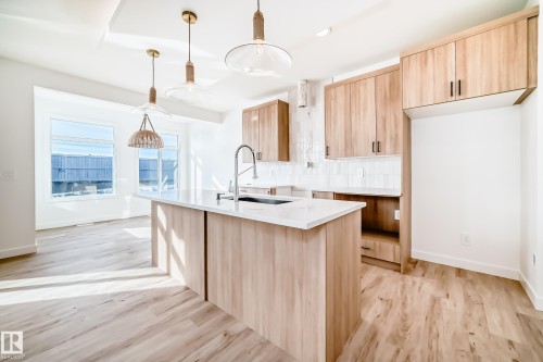 8235 Kiriak Loop, Edmonton, AB - Indoor Photo Showing Kitchen