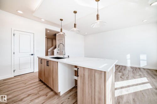 8235 Kiriak Loop, Edmonton, AB - Indoor Photo Showing Kitchen