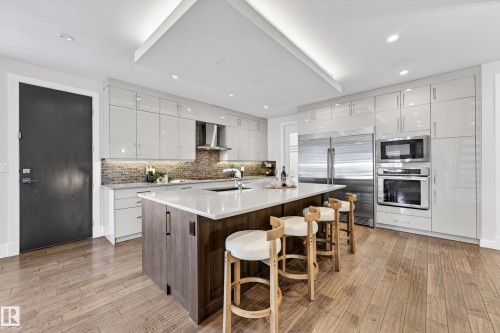 14132 97 Avenue, Edmonton, AB - Indoor Photo Showing Kitchen With Upgraded Kitchen