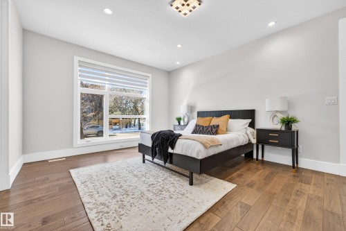 14132 97 Avenue, Edmonton, AB - Indoor Photo Showing Bedroom