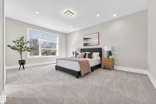 14132 97 Avenue, Edmonton, AB - Indoor Photo Showing Bedroom