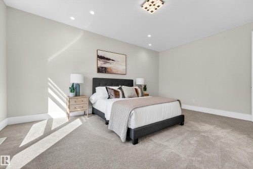 14132 97 Avenue, Edmonton, AB - Indoor Photo Showing Bedroom