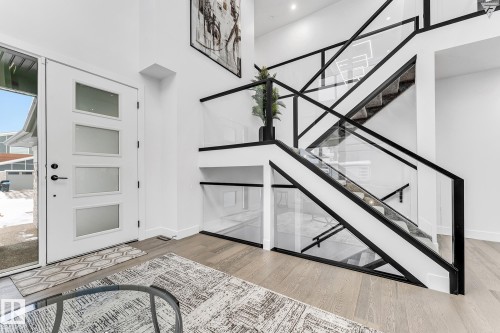 3130 Kostash Green, Edmonton, AB - Indoor Photo Showing Other Room