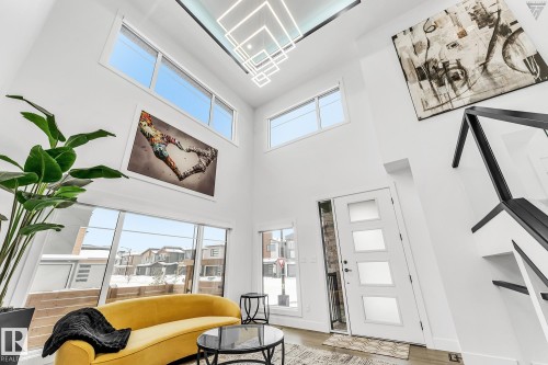 3130 Kostash Green, Edmonton, AB - Indoor