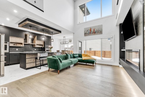 3130 Kostash Green, Edmonton, AB - Indoor