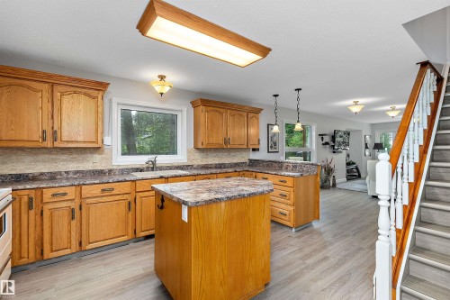 110 1St Avenue, Rural Wetaskiwin County, AB - Indoor Photo Showing Kitchen