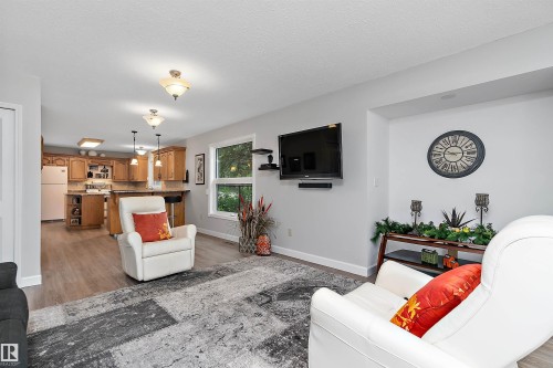 110 1St Avenue, Rural Wetaskiwin County, AB - Indoor Photo Showing Living Room