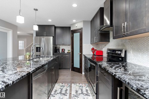 4294 126A Avenue, Edmonton, AB - Indoor Photo Showing Kitchen With Stainless Steel Kitchen With Upgraded Kitchen