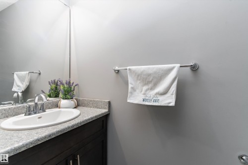 4294 126A Avenue, Edmonton, AB - Indoor Photo Showing Bathroom