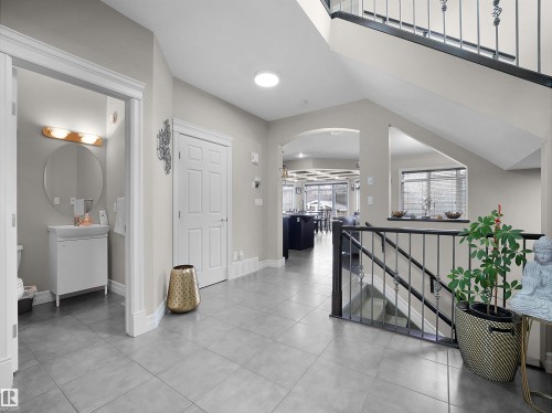 2422 Warry Place Sw, Edmonton, AB - Indoor Photo Showing Other Room