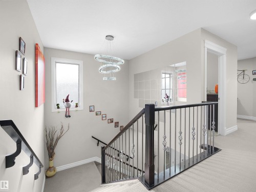 2422 Warry Place Sw, Edmonton, AB - Indoor Photo Showing Other Room