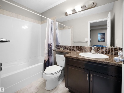 2422 Warry Place Sw, Edmonton, AB - Indoor Photo Showing Bathroom