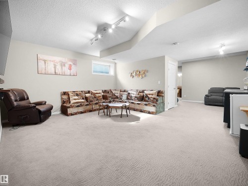 2422 Warry Place Sw, Edmonton, AB - Indoor