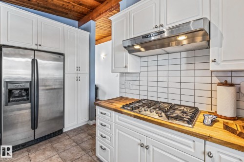 318 Main Street, Ferintosh, AB - Indoor Photo Showing Kitchen