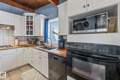 318 Main Street, Ferintosh, AB - Indoor Photo Showing Kitchen With Double Sink