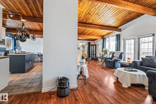 318 Main Street, Ferintosh, AB - Indoor Photo Showing Other Room
