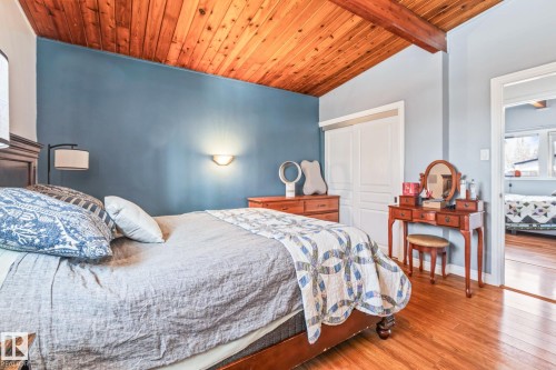 318 Main Street, Ferintosh, AB - Indoor Photo Showing Bedroom