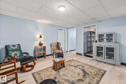 318 Main Street, Ferintosh, AB - Indoor