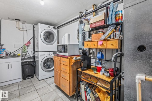 318 Main Street, Ferintosh, AB - Indoor Photo Showing Laundry Room