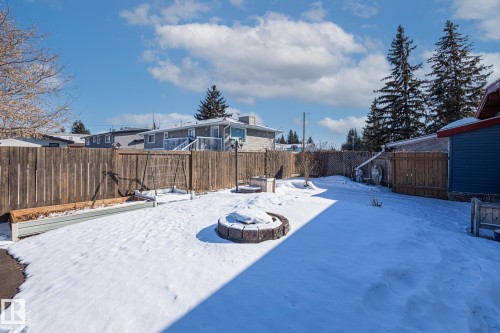318 Main Street, Ferintosh, AB - Outdoor
