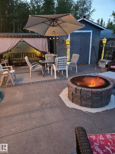 318 Main Street, Ferintosh, AB - Outdoor