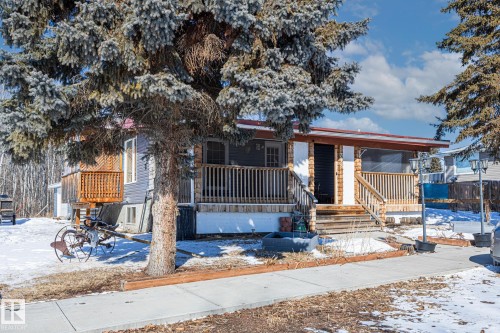 318 Main Street, Ferintosh, AB - Outdoor