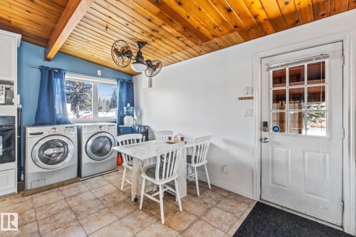 318 Main Street, Ferintosh, AB - Indoor Photo Showing Laundry Room