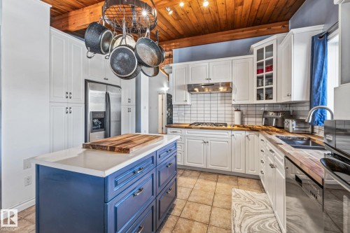 318 Main Street, Ferintosh, AB - Indoor Photo Showing Kitchen With Double Sink