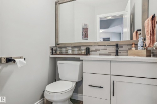 21 Hillcrest Point(E), Fort Saskatchewan, AB - Indoor Photo Showing Bathroom