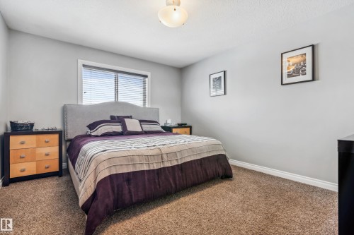 21 Hillcrest Point(E), Fort Saskatchewan, AB - Indoor Photo Showing Bedroom