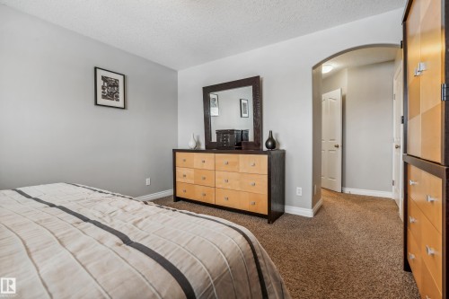 21 Hillcrest Point(E), Fort Saskatchewan, AB - Indoor Photo Showing Bedroom