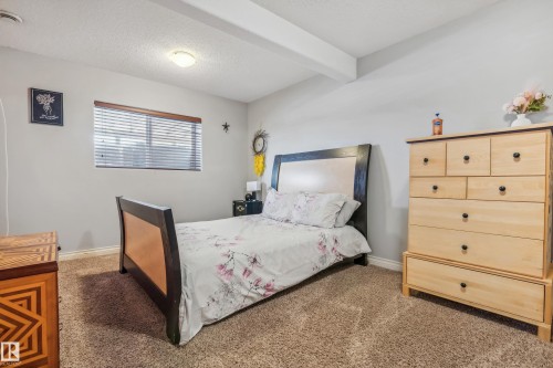 21 Hillcrest Point(E), Fort Saskatchewan, AB - Indoor Photo Showing Bedroom