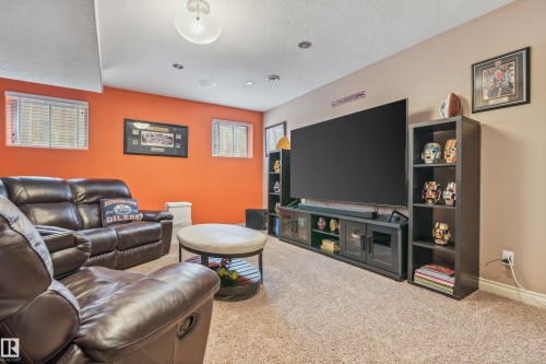 21 Hillcrest Point(E), Fort Saskatchewan, AB - Indoor Photo Showing Living Room