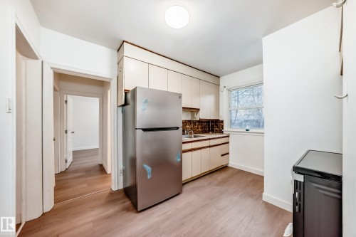 13919 107A Ave, Edmonton, AB - Indoor Photo Showing Kitchen