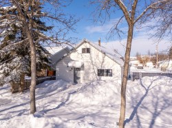 5107 52 Ave Bonnyville Town, AB T9N 2A6