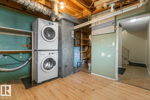 626 Willow Court, Edmonton, AB - Indoor Photo Showing Laundry Room