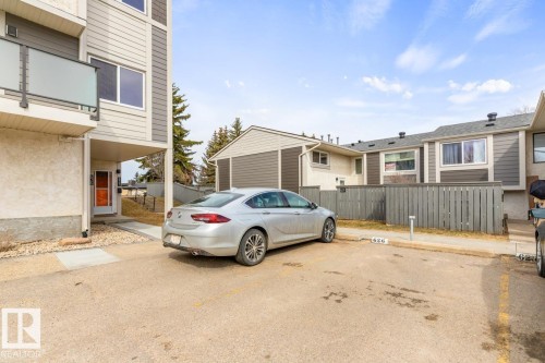 626 Willow Court, Edmonton, AB - Outdoor
