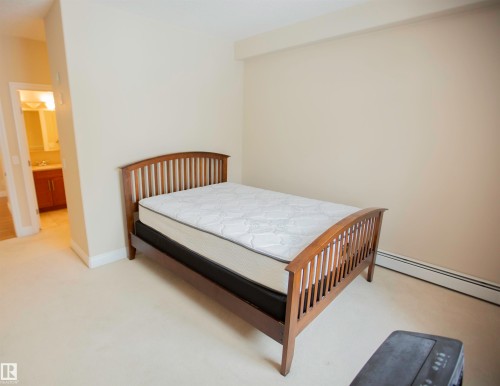 202 8631 108 Street, Edmonton, AB - Indoor Photo Showing Bedroom