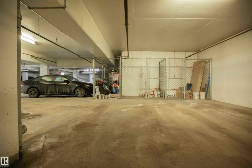# 17 With storage - 202 8631 108 Street, Edmonton, AB - Indoor Photo Showing Garage
