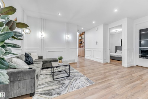 5355 Kimball Place, Edmonton, AB - Indoor Photo Showing Living Room