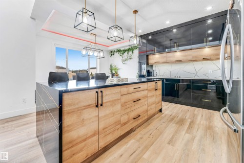 5355 Kimball Place, Edmonton, AB - Indoor Photo Showing Kitchen