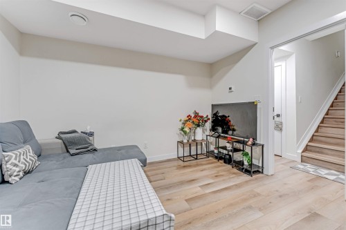 5355 Kimball Place, Edmonton, AB - Indoor