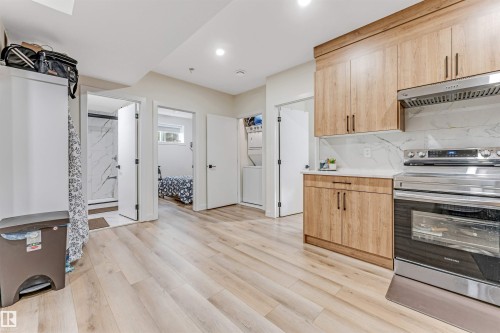 5355 Kimball Place, Edmonton, AB - Indoor Photo Showing Kitchen