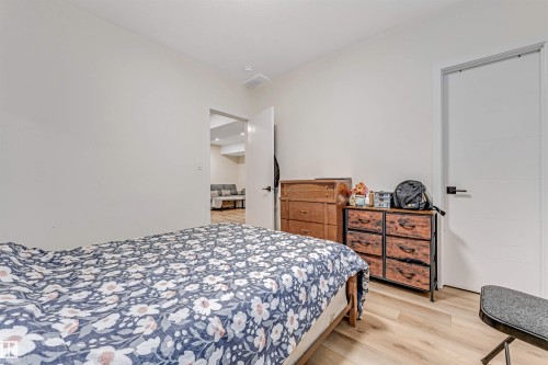 5355 Kimball Place, Edmonton, AB - Indoor Photo Showing Bedroom
