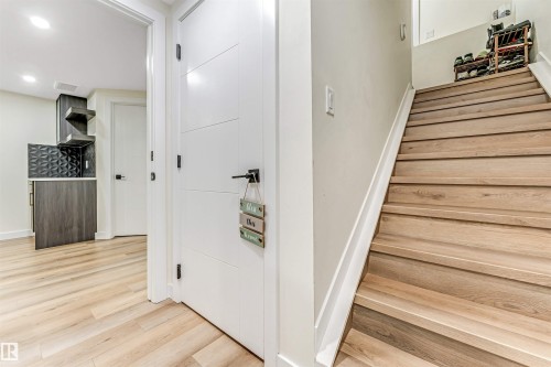 5355 Kimball Place, Edmonton, AB - Indoor Photo Showing Other Room