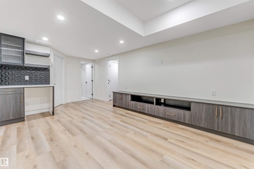5355 Kimball Place, Edmonton, AB - Indoor Photo Showing Other Room