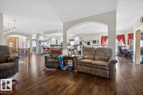 57 Longview Drive, Spruce Grove, AB - Indoor Photo Showing Living Room