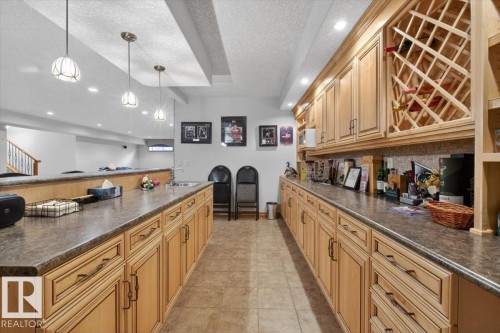 57 Longview Drive, Spruce Grove, AB - Indoor Photo Showing Kitchen