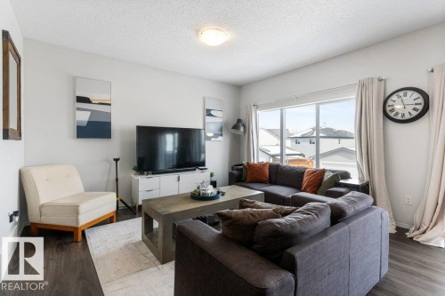 9939 222 Street, Edmonton, AB - Indoor Photo Showing Living Room